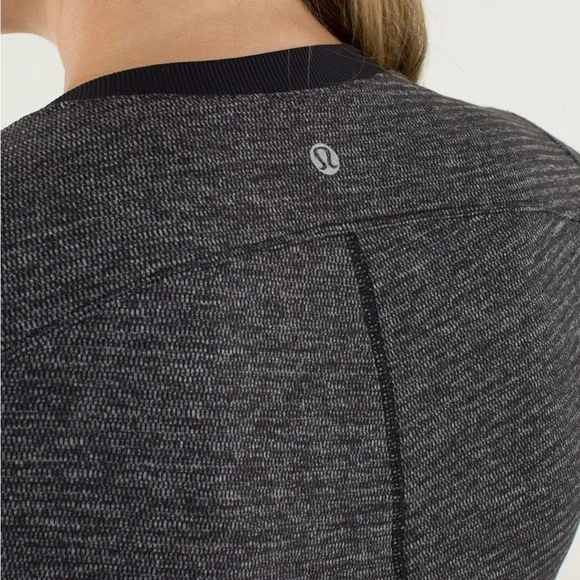 Lululemon Athletica Gray Fitted Ruched Long Sleeve Tee - Picture 6 of 12
